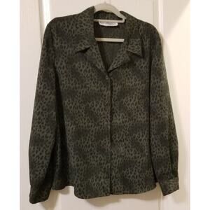EUC-NORTON MACNAUGHTON Moss Green Leopard Print Long Sleeve SEE MEASUREMENTS